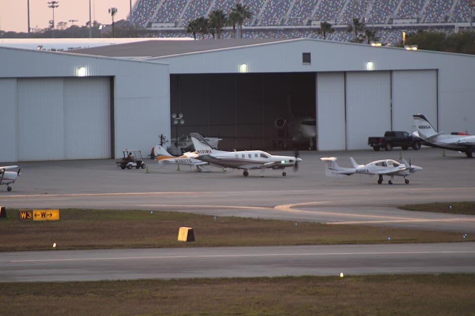 Daher TBM 850 (Black Square)