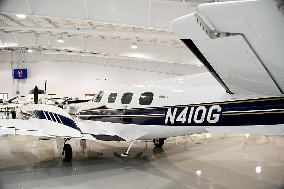 Beechcraft Turbine Duke (Black Square)